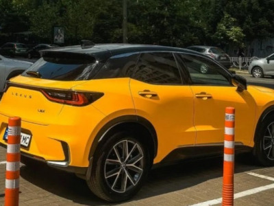 За ціною Шкода Октавія: в Україні з'явилася найдешевша модель Lexus