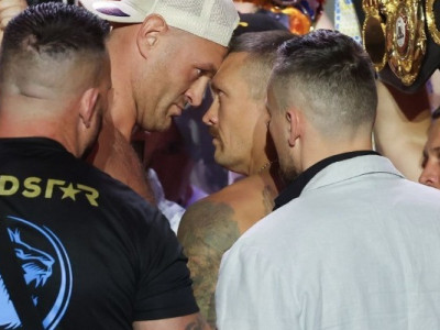 Ф'юрі штовхнув Усика і купив його шорти: Циганський король виявився значно важчим за українця