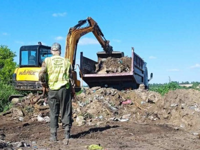 Поблизу сільської ферми на Рівненщині утворили несанкціоноване сміттєзвалище