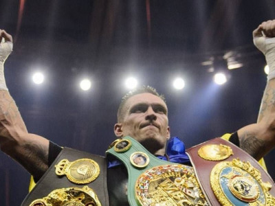Усик став першим абсолютним чемпіоном у надважкій вазі, перемігши Ф'юрі