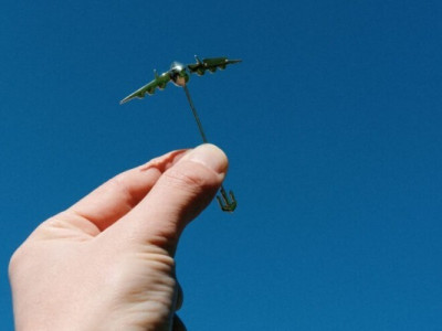 Омріяна помста: в Україні продають прикраси з уламків літака Мрія, щоб зібрати гроші для ГУР