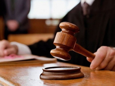 Затягнув до будинку: чоловіка засудили за зґвалтування дитини