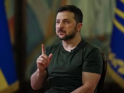 Запізнюються на рік. Зеленський різко висловився через затримки військової допомоги Україні