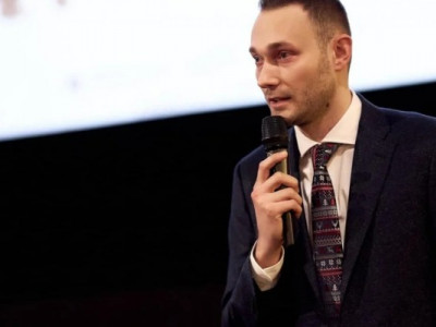 Мамо, я виграв: українець отримав статуетку Еммі за серіал про український футбол