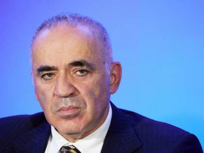 Є лише два можливі сценарії завершення війни - Каспаров