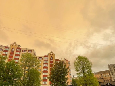 Українців синоптики попередили про пил з Каспію та грозові дощі: прогноз