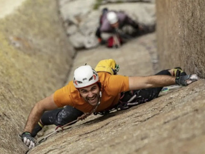 Сліпий скелелаз заліз на Вежу Диявола