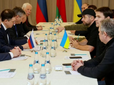 Всплив проект українсько-російського договору, який обговорювали у квітні в 2022 року, — NYT