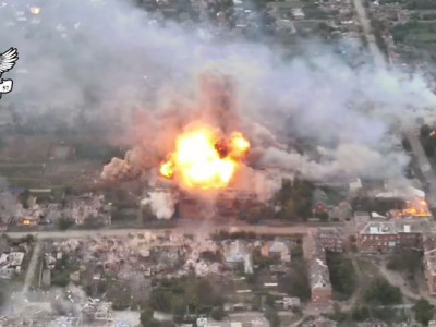 Українські військові поцілили з HIMARS по скупченню росіян, які засіли в школі у Вовчанську (Відео)