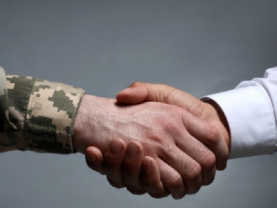 Бронь від мобілізації по-новому. Як Кабмін змінив правила та які квоти на професії