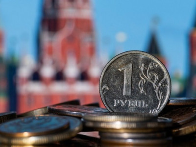 Корисні санкції: Московська біржа примусово конвертує долари і євро клієнтів в рублі