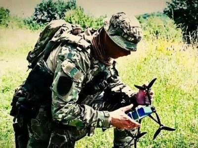 Битва дронів: спецпризначенці показали, як зупиняють ворожі штурми
