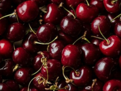 Як заморозити черешню на зиму з кісточками та без