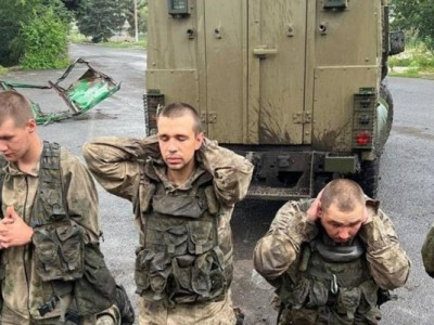 Відео: орків женуть на штурм, незважаючи на рани, переломи та милиці