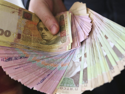 Яким буде рівень зарплат в Україні у 2025 – 2027 роках: прогноз Кабміну