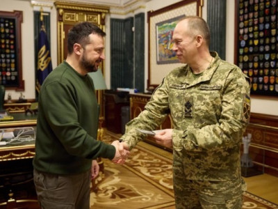Зеленський не сильно в захваті від головнокомандувача ЗСУ Сирського