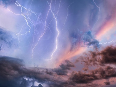 Синоптики попереджають про можливу грозу та шквал