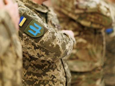 В Одесі нетверезий чоловік накинувся на поранених військових з кулаками та побажав їм смерті