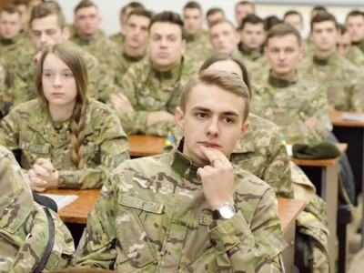 Базова військова підготовка: хто має пройти, коли почнеться і що про неї потрібно знати?