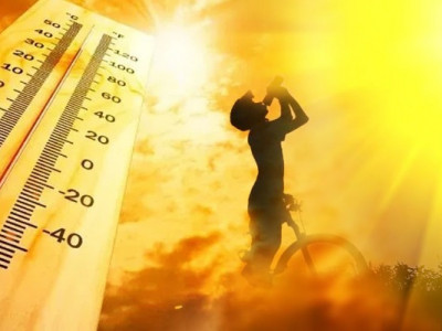 Пекельна спека в Україні: синоптики розкрили, коли прийде прохолода