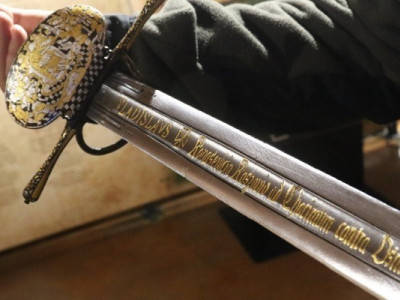 Подарунок короля чи гарна легенда: що відомо про легендарний меч Сагайдачного