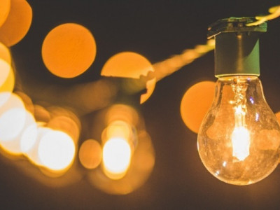 Оновлені графіки світла: в окремі години вимикатимуть до 70% споживачів одночасно