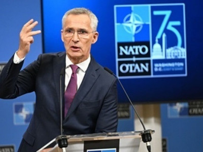 Столтенберг: Європа має бути готова до десяти років війни в Україні