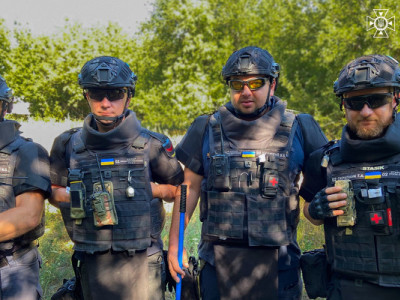 У ДСНС показали, як вінницькі піротехніки розміновують Херсонщину (ФОТО)