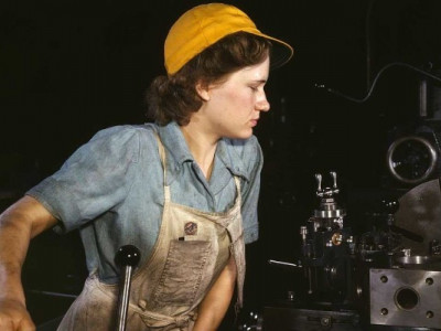 Ринок праці в Україні 2024: як жінки опановують чоловічі професії?