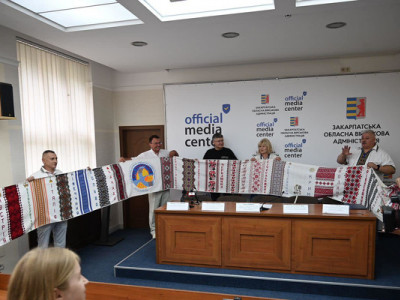 Тернопільський рушник єднання мандрує Україною і світом