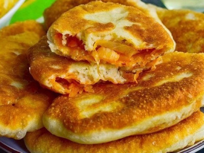 Ліниві пиріжки з капустою: як приготувати смачну закуску