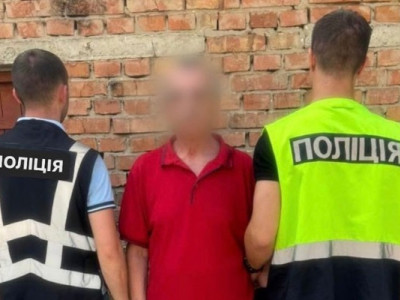 У Києві чоловік місяцями труїв дружину заради квартири і автівки: подробиці