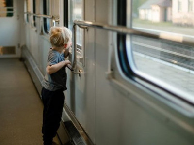 В Україні з’явився перший дитячий вагон – Укрзалізниця