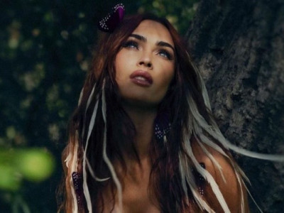 Меган Фокс оголила сідниці на шопінгу