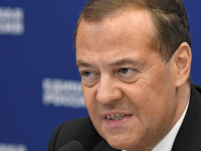 Кремлівський клоун медведєв прокоментував події на Курщині