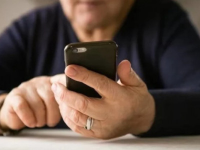 Теревені по телефону коштували жінці статків: шокуючих трюк шахраїв