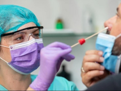 В Україні виявили новий штам COVID-19 - FLiRT. Які симптоми захворювання