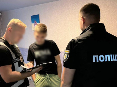 Нацполіція України спільно з молдавськими колегами викрила злочинне угруповання, яке ошукало військових на 46 млн грн