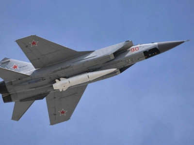 Два російські аеродроми були атаковані вночі: на одному з них базуються носії “Кинджалів”