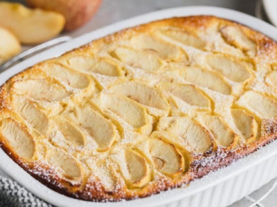 Багато сиру і фруктів: як приготувати смачну сирну запіканка з яблуками