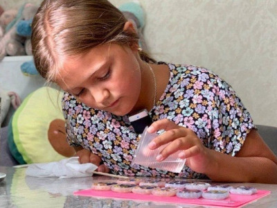 Дев’ятирічна Злата Панькуш зібрала для ЗСУ понад 240 тисяч гривень