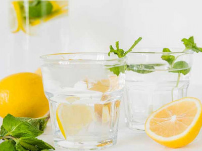 Що трапиться зі здоров’ям, якщо почати пити воду з лимоном: панацея чи черговий міф