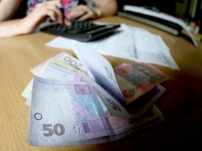 Зростуть ціни на пальне, тарифи і податки. Які ще зміни чекають українців у вересні