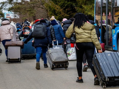 Майже сім мільйонів українців поневіряються за кордоном