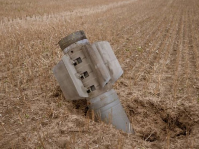 Як розмінування землі стає фінансовою катастрофою в Україні?