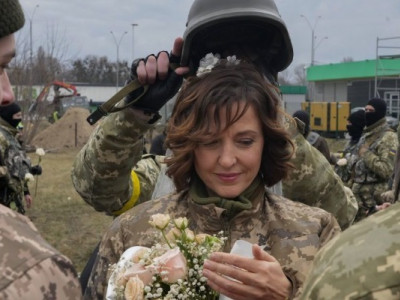 В Україні масово одружуються військові: цифри дивують