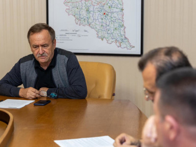 Підтримує людей: очільник Тернопільщини “взявся” за свинарники місцевого нардепа