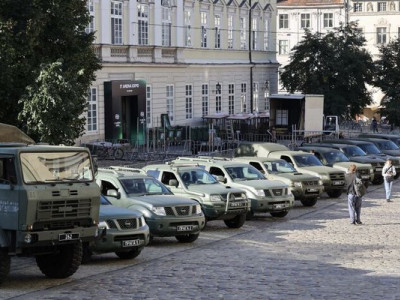Співачка Ірина Федишин передала для ЗСУ ще 20 автомобілів