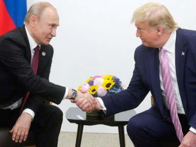 Трамп на першій зустрічі з путіним запитав про постачання зброї Україні - NYT