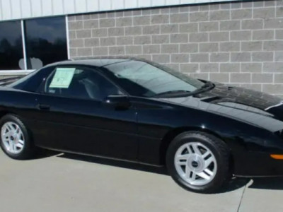 Виявлено культове американське спортивне авто 90-х без пробігу